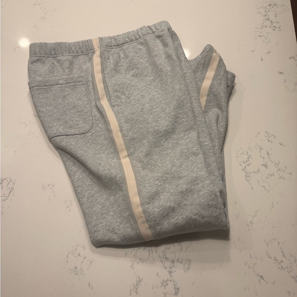 UNIQLO contrast panel trim sweatpants NWOT - Picture 6 of 8